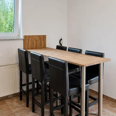 Lägenhet In Mit 2 Schlafzimmern, Kueche & Parkplatz Weilburg