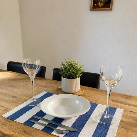 Appartement In Mit 2 Schlafzimmern, Kueche & Parkplatz Weilbourg